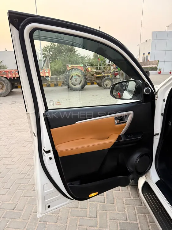 Toyota Fortuner 2018 for Sale in Multan Toyota Fortuner 2018 for Sale in Multan Image-18