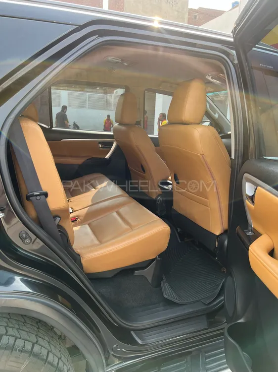 Toyota Fortuner 2022 for Sale in Lahore Toyota Fortuner 2022 for Sale in Lahore Image-5