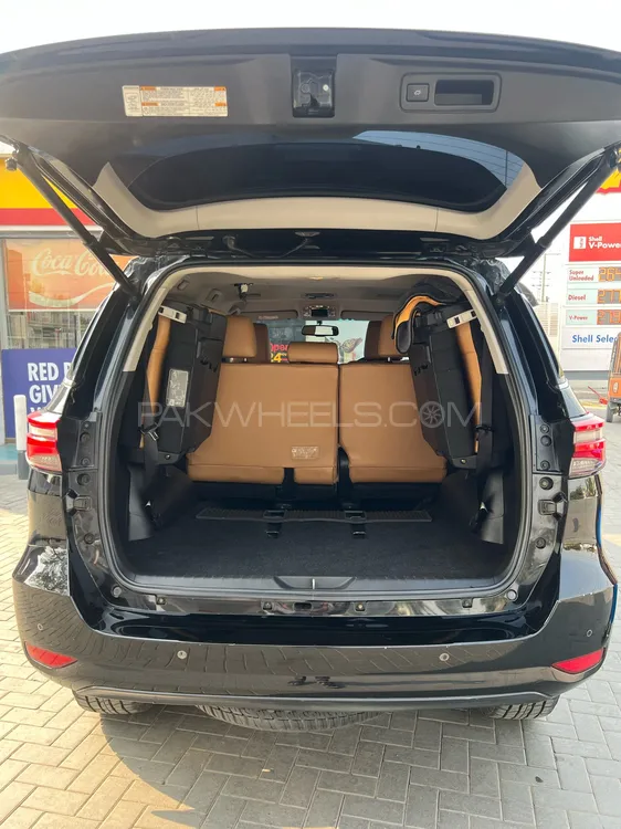 Toyota Fortuner 2022 for Sale in Lahore Toyota Fortuner 2022 for Sale in Lahore Image-9