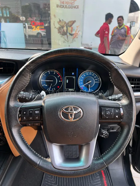 Toyota Fortuner 2022 for Sale in Lahore Toyota Fortuner 2022 for Sale in Lahore Image-14