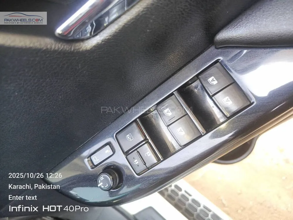 Toyota Hilux 2019 for Sale in Karachi Toyota Hilux 2019 for Sale in Karachi Image-12