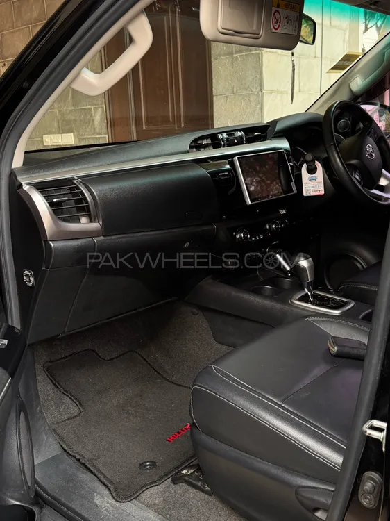 Toyota Hilux 2021 for Sale in Lahore Toyota Hilux 2021 for Sale in Lahore Image-10