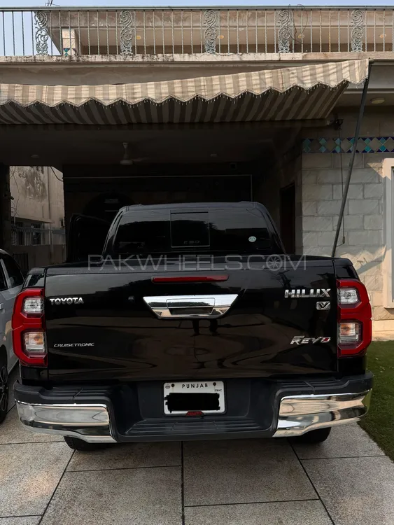 Toyota Hilux 2021 for Sale in Lahore Toyota Hilux 2021 for Sale in Lahore Image-4