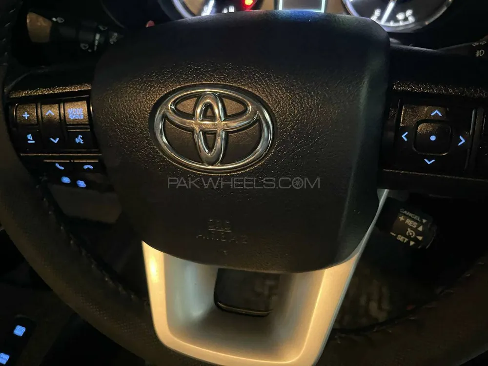 Toyota Hilux 2021 for Sale in Karachi Toyota Hilux 2021 for Sale in Karachi Image-9