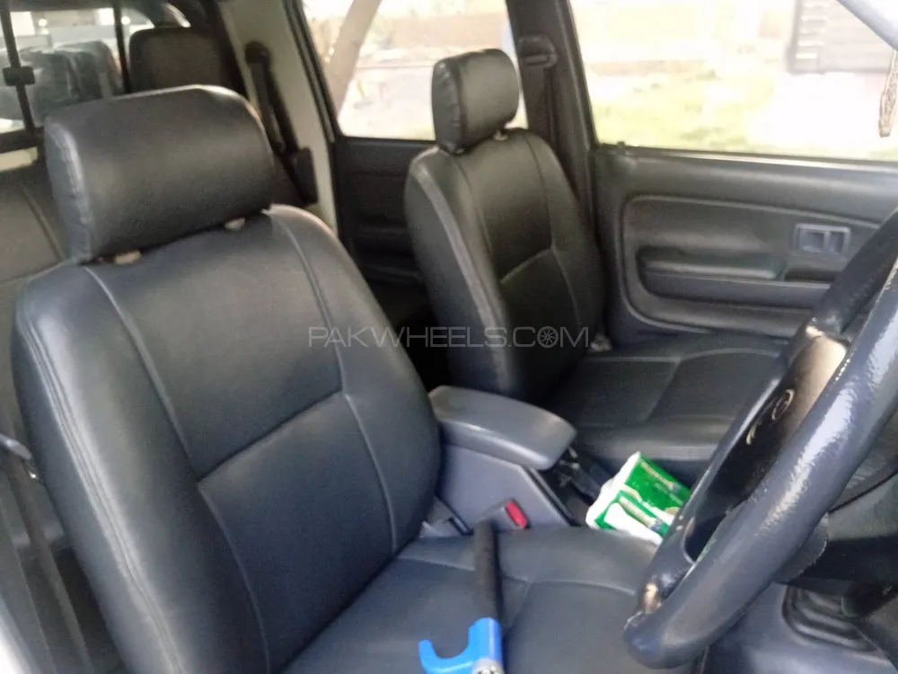 Toyota Hilux 2004 for Sale in Islamabad Toyota Hilux 2004 for Sale in Islamabad Image-7