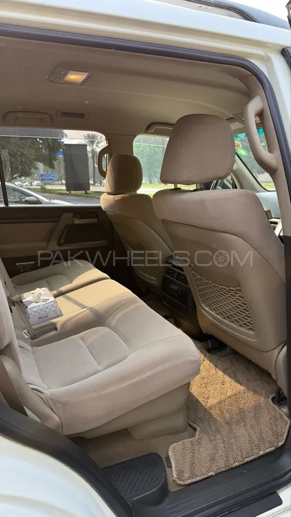 Toyota Land Cruiser 2011 for Sale in Lahore Toyota Land Cruiser 2011 for Sale in Lahore Image-9