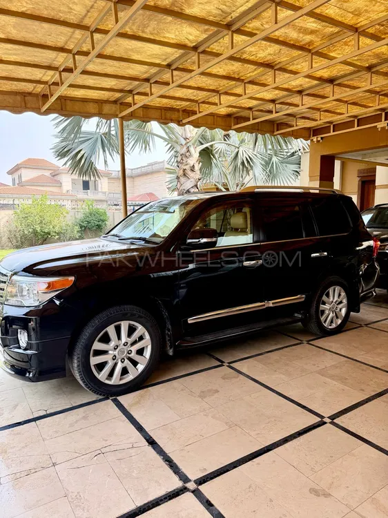 Toyota Land Cruiser 2012 for Sale in Lahore Toyota Land Cruiser 2012 for Sale in Lahore Image-2