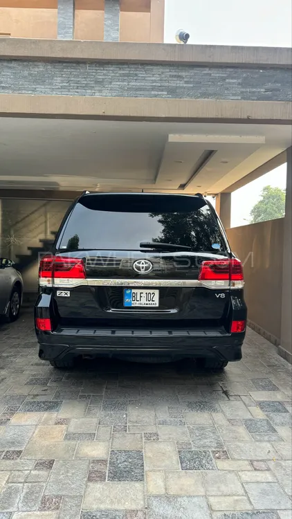 Toyota Land Cruiser 2015 for Sale in Lahore Toyota Land Cruiser 2015 for Sale in Lahore Image-4