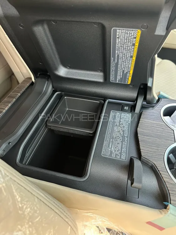 Toyota Land Cruiser 2022 for Sale in Islamabad Toyota Land Cruiser 2022 for Sale in Islamabad Image-10