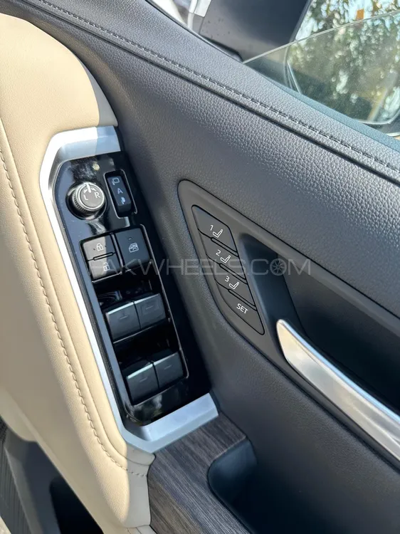 Toyota Land Cruiser 2022 for Sale in Islamabad Toyota Land Cruiser 2022 for Sale in Islamabad Image-6