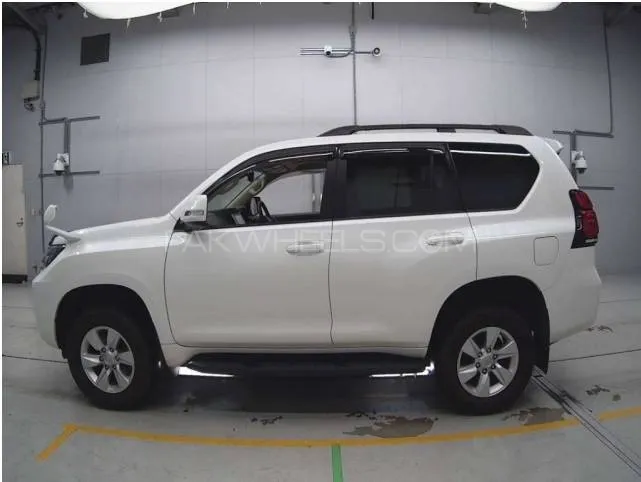 Toyota Prado 2020 for Sale in Gujranwala Toyota Prado 2020 for Sale in Gujranwala Image-6