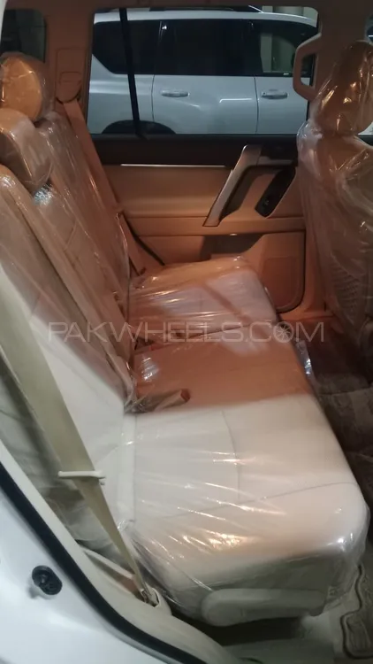 Toyota Prado 2021 for Sale in Gujranwala Toyota Prado 2021 for Sale in Gujranwala Image-8
