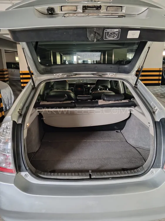 Toyota Prius 2011 for Sale in Karachi Toyota Prius 2011 for Sale in Karachi Image-9