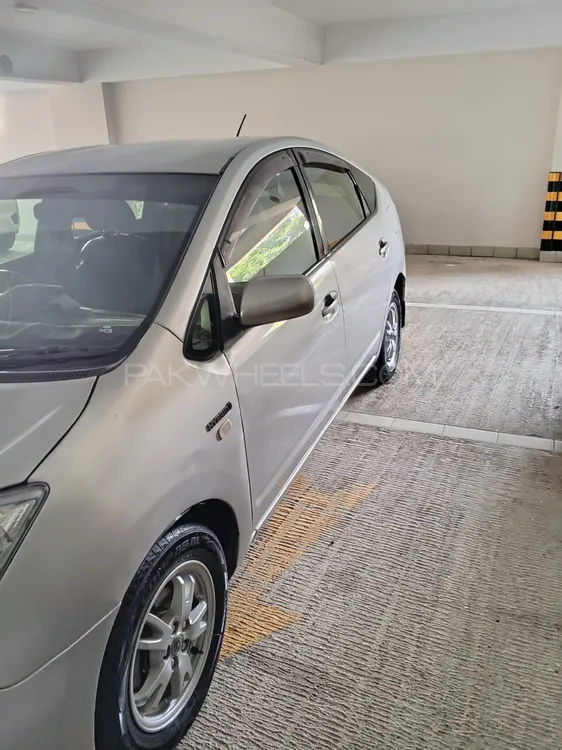 Toyota Prius 2011 for Sale in Karachi Toyota Prius 2011 for Sale in Karachi Image-12