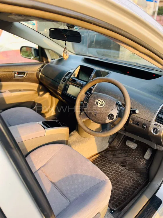 Toyota Prius 2010 for Sale in Islamabad Toyota Prius 2010 for Sale in Islamabad Image-3
