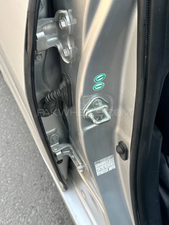 ٹویوٹا پریوس 2017 for Sale in فیصل آباد ٹویوٹا پریوس 2017 for Sale in فیصل آباد Image-10