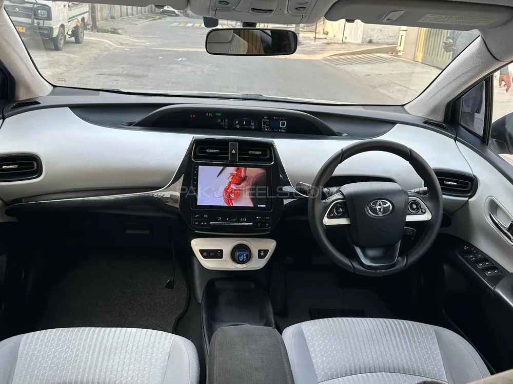 ٹویوٹا پریوس 2017 for Sale in فیصل آباد ٹویوٹا پریوس 2017 for Sale in فیصل آباد Image-15