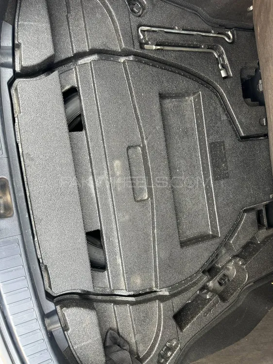 ٹویوٹا پریوس 2017 for Sale in فیصل آباد ٹویوٹا پریوس 2017 for Sale in فیصل آباد Image-9