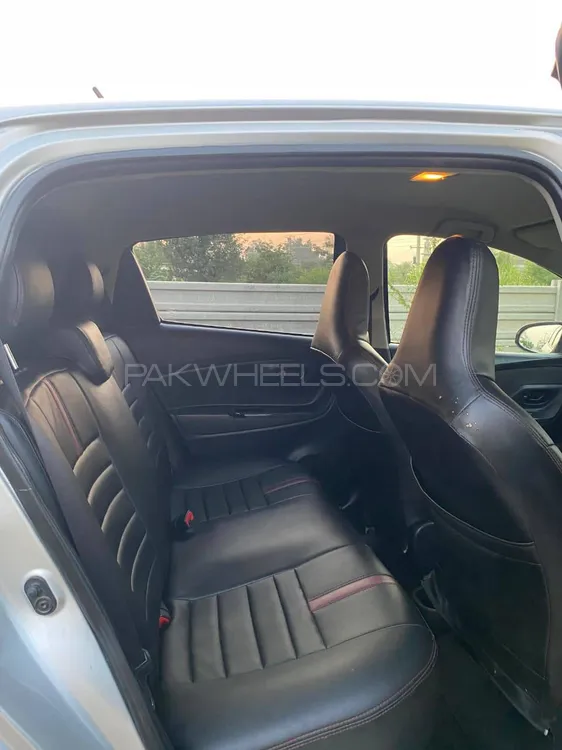 Toyota Vitz 2015 for Sale in Sialkot Toyota Vitz 2015 for Sale in Sialkot Image-14