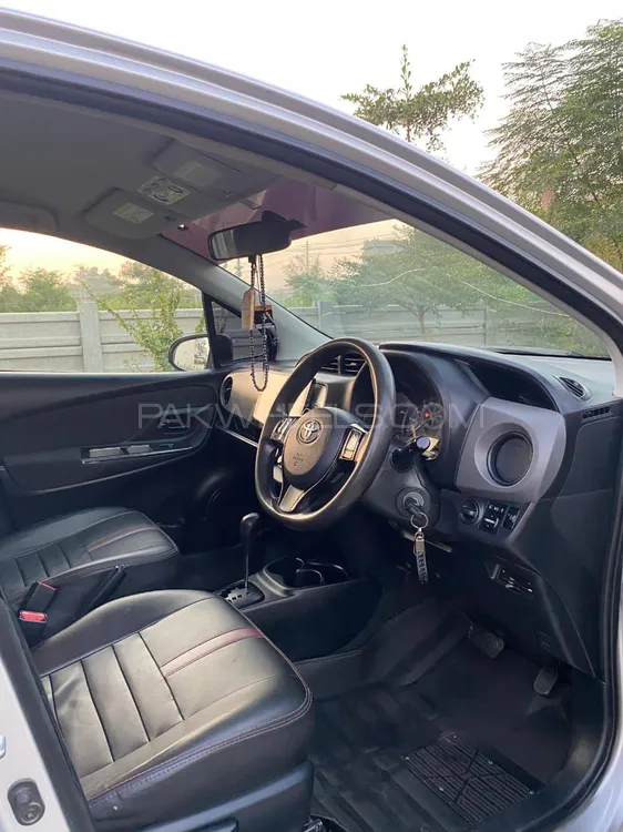 Toyota Vitz 2015 for Sale in Sialkot Toyota Vitz 2015 for Sale in Sialkot Image-13