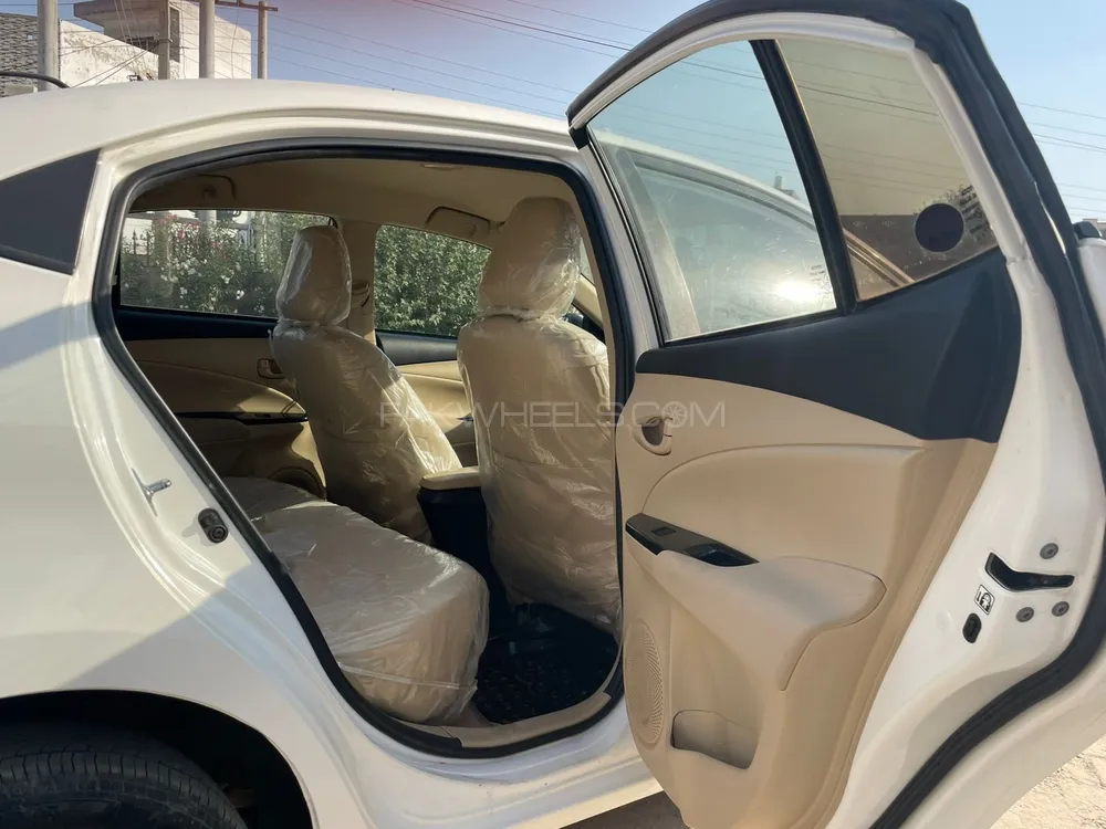 ٹویوٹا یارس سیڈان 2022 for Sale in منڈی بہاؤ الدین ٹویوٹا یارس سیڈان 2022 for Sale in منڈی بہاؤ الدین Image-7