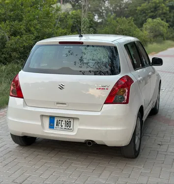 Suzuki Swift DLX 1.3 Navigation  2017