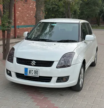 Suzuki Swift DLX 1.3 Navigation  2017