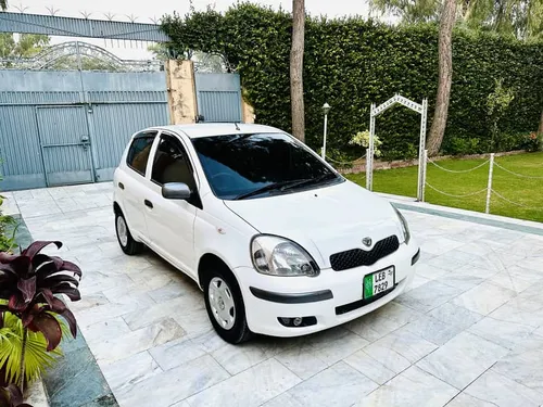 Toyota Vitz F 1.0 2001