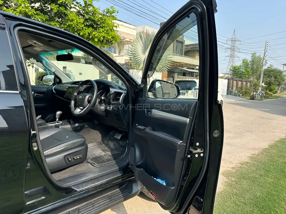 Toyota Hilux 2021 for Sale in Multan Toyota Hilux 2021 for Sale in Multan Image-7