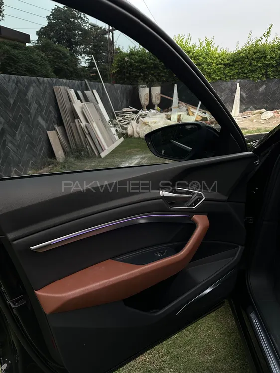 Audi e-tron 2021 for Sale in Lahore Audi e-tron 2021 for Sale in Lahore Image-17