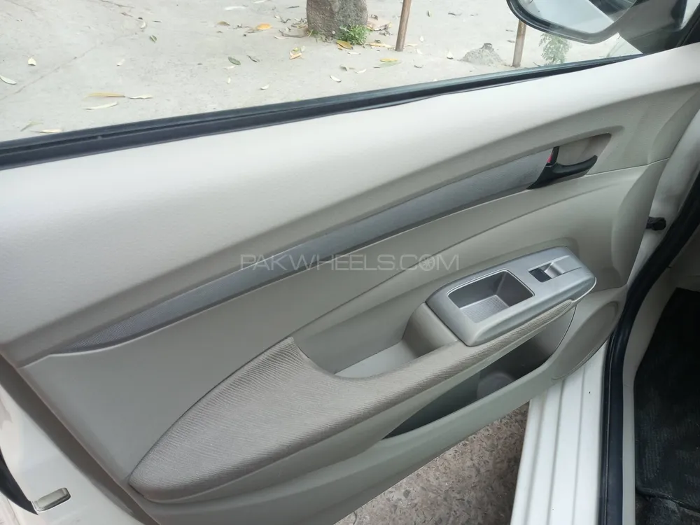 Honda City 2014 for Sale in Lahore Honda City 2014 for Sale in Lahore Image-16