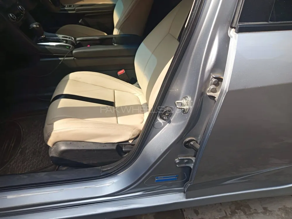 Honda Civic 2017 for Sale in Lahore Honda Civic 2017 for Sale in Lahore Image-7