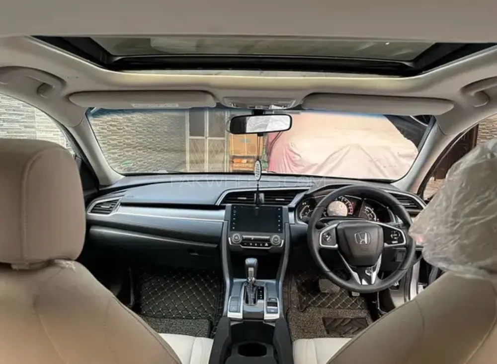 Honda Civic 2018 for Sale in Faisalabad Honda Civic 2018 for Sale in Faisalabad Image-9