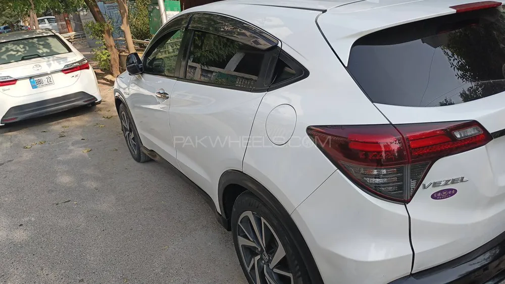 Honda Vezel 2018 for Sale in Islamabad Honda Vezel 2018 for Sale in Islamabad Image-11