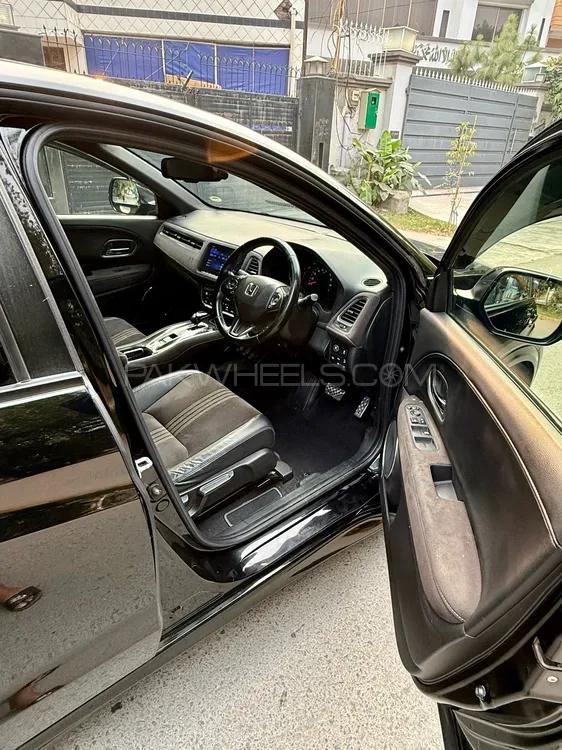 Honda Vezel 2019 for Sale in Lahore Honda Vezel 2019 for Sale in Lahore Image-5
