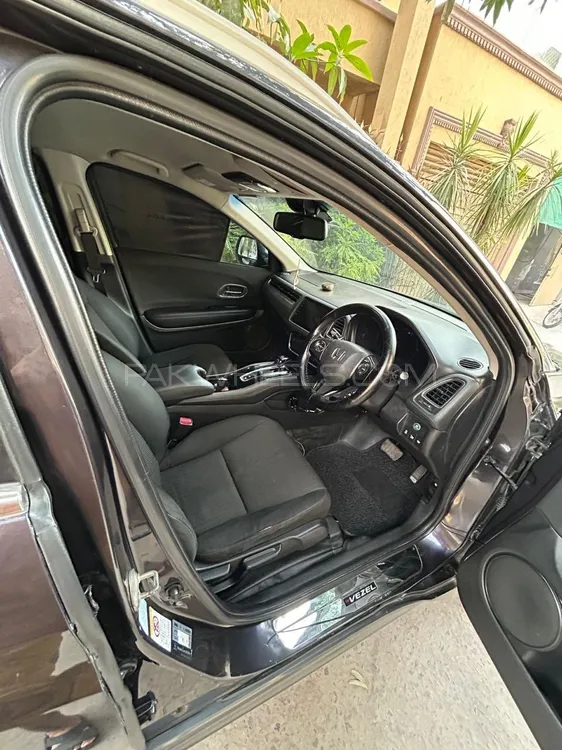 Honda Vezel 2014 for Sale in Lahore Honda Vezel 2014 for Sale in Lahore Image-3