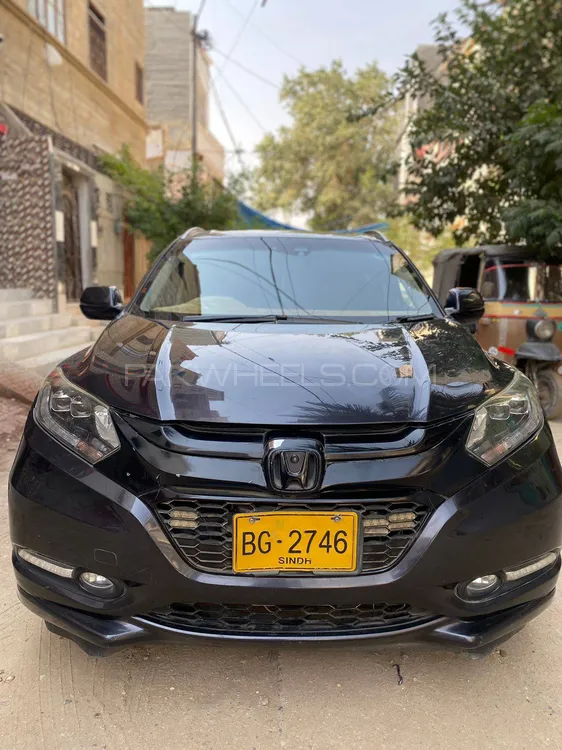 Honda Vezel 2014 for Sale in Karachi Image-1