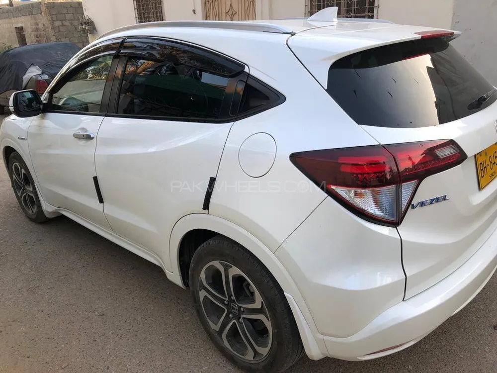 Honda Vezel 2015 for Sale in Karachi Honda Vezel 2015 for Sale in Karachi Image-2