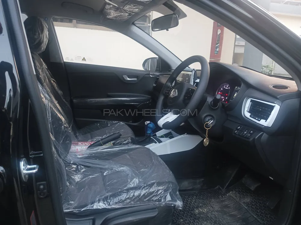 KIA Stonic 2025 for Sale in Rawalpindi KIA Stonic 2025 for Sale in Rawalpindi Image-9