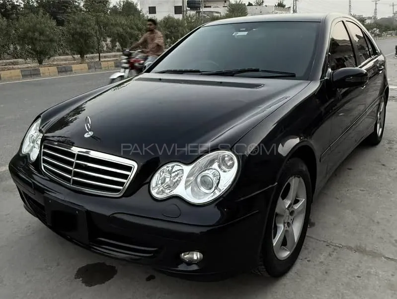 Mercedes Benz C Class 2005 for Sale in Lahore Mercedes Benz C Class 2005 for Sale in Lahore Image-4