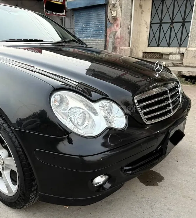 Mercedes Benz C Class 2005 for Sale in Lahore Mercedes Benz C Class 2005 for Sale in Lahore Image-5