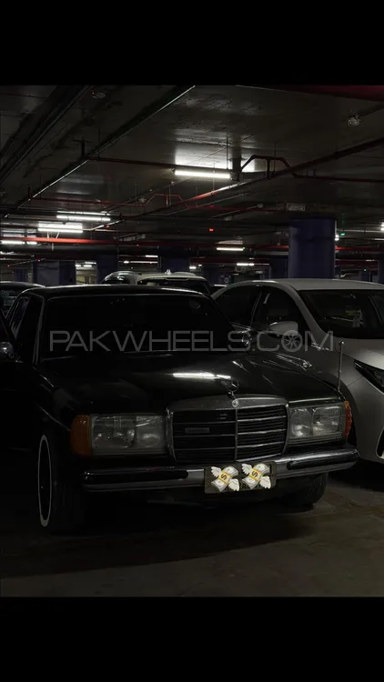 Mercedes Benz E Class 1984 for Sale in Karachi Mercedes Benz E Class 1984 for Sale in Karachi Image-2