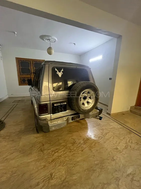 Mitsubishi Pajero 1986 for Sale in Karachi Mitsubishi Pajero 1986 for Sale in Karachi Image-4