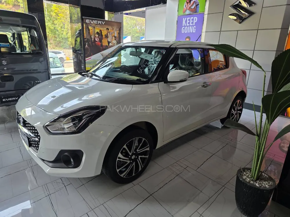 Suzuki Swift 2025 for Sale in Islamabad Image-1