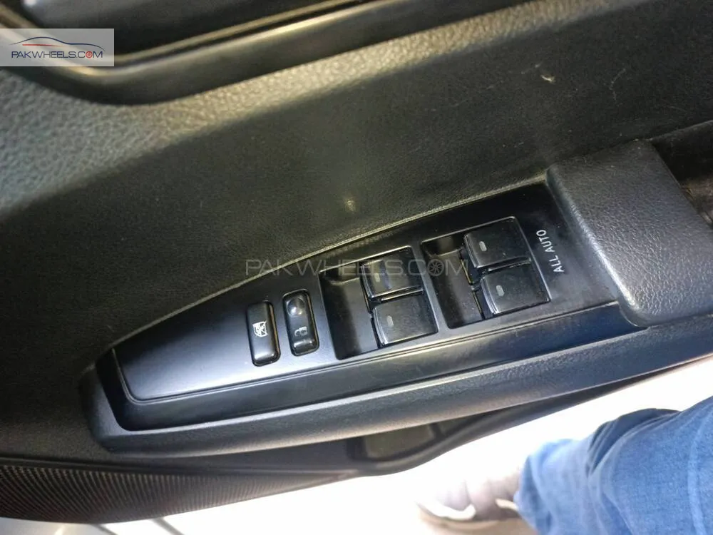 Toyota Corolla Fielder 2014 for Sale in Lahore Toyota Corolla Fielder 2014 for Sale in Lahore Image-12