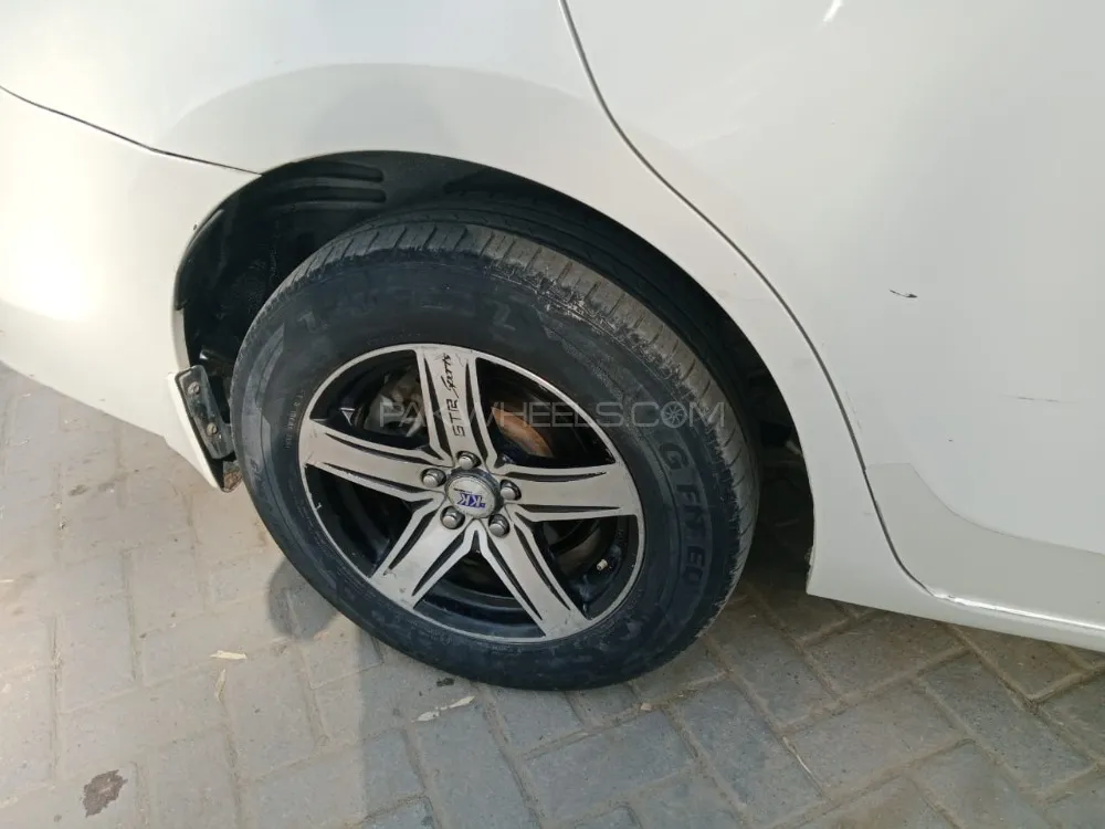 Toyota Corolla 2017 for Sale in Gujrat Toyota Corolla 2017 for Sale in Gujrat Image-9