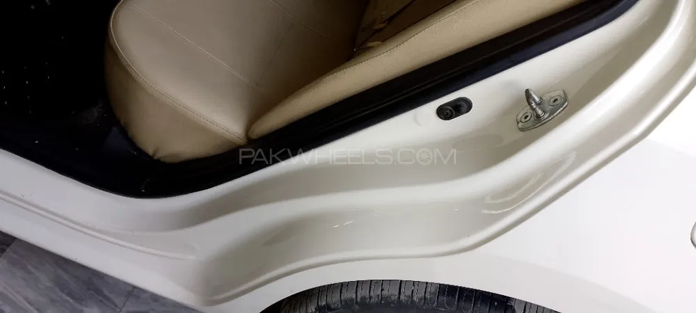 Toyota Corolla 2017 for Sale in Karachi Toyota Corolla 2017 for Sale in Karachi Image-5