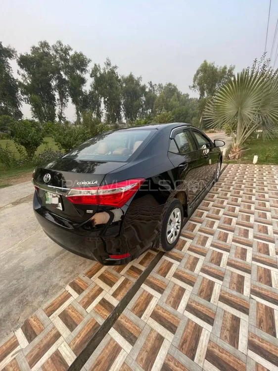 Toyota Corolla 2017 for Sale in Sahiwal Toyota Corolla 2017 for Sale in Sahiwal Image-5