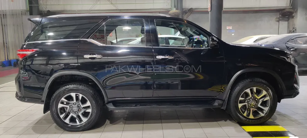 Toyota Fortuner 2022 for Sale in Karachi Toyota Fortuner 2022 for Sale in Karachi Image-6