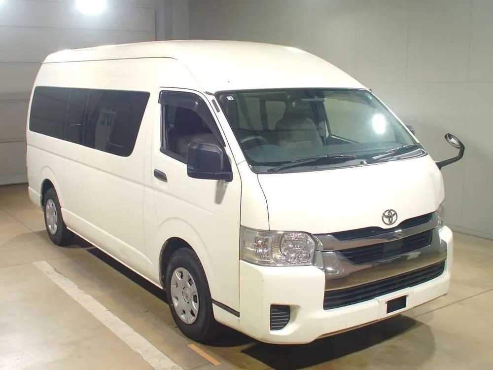 Toyota Hiace 2020 for Sale in Karachi Image-1